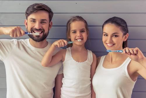 dental clinic in doreen vic | family practicing good oral hygiene