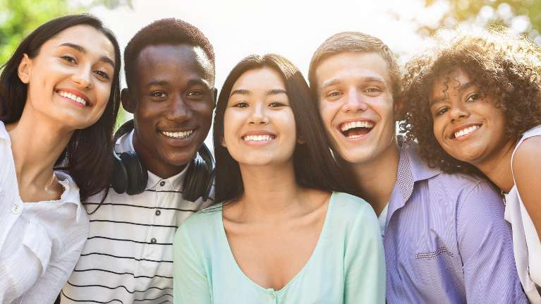 image of friends at the dentist in doreen vic